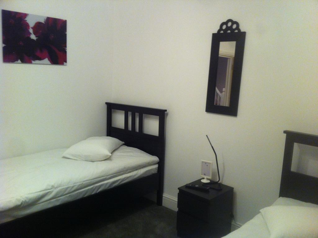 Duke Of Fife Hotel Barking  Room photo