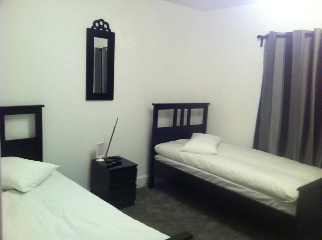 Duke Of Fife Hotel Barking  Room photo