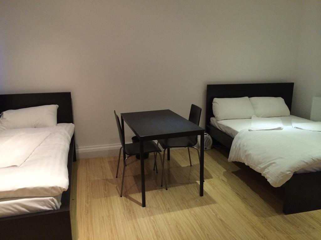 Duke Of Fife Hotel Barking  Room photo