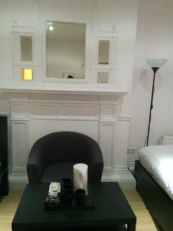Duke Of Fife Hotel Barking  Room photo